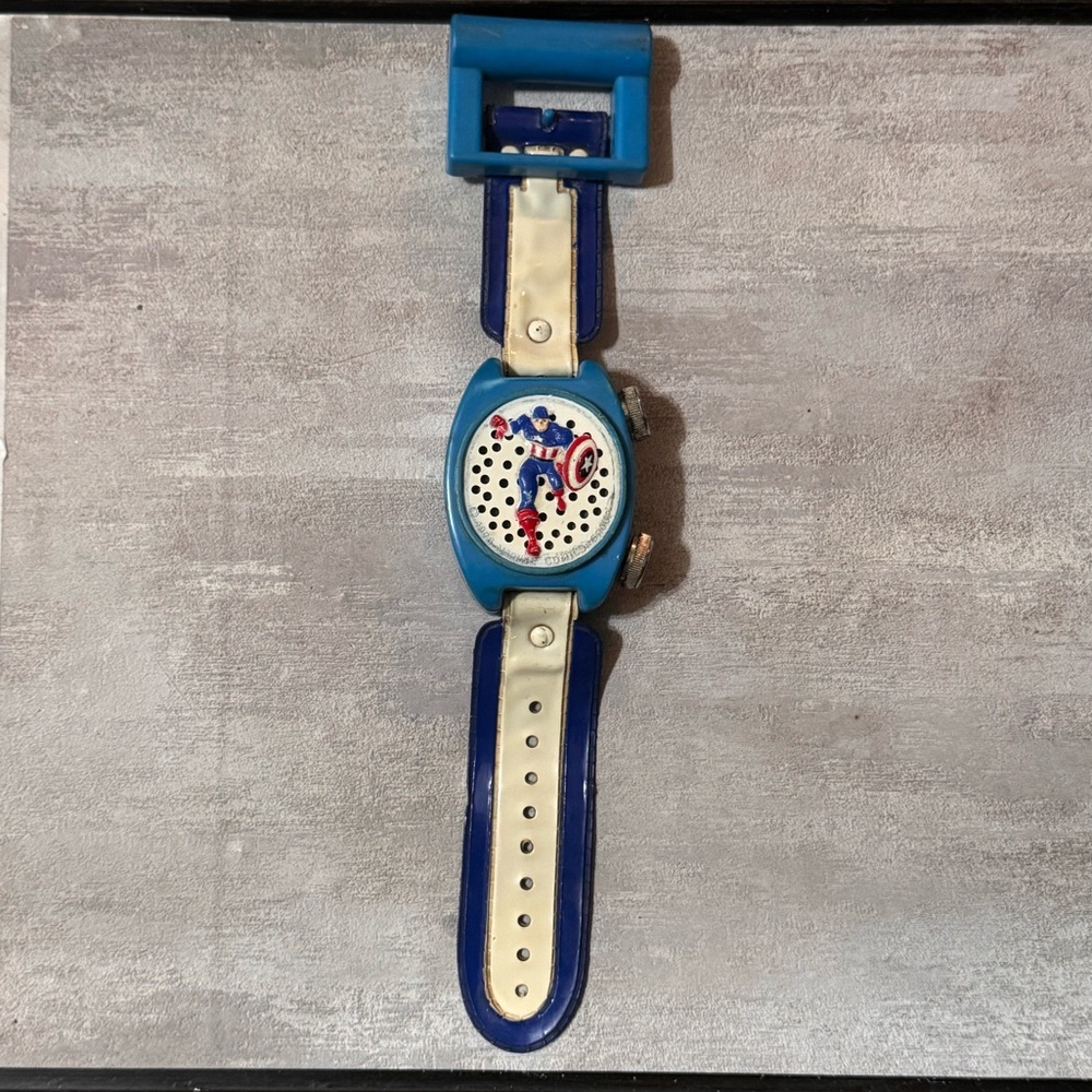 Vintage 1976 Janex captain America wrist radio watch